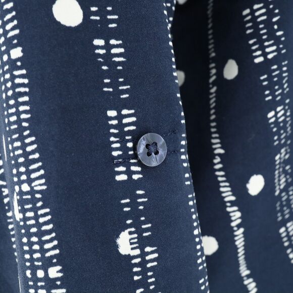 Chicos Top 3 Womens XL Blue White Blouse Buttons Geometric print Career Preppy - Picture 9 of 14